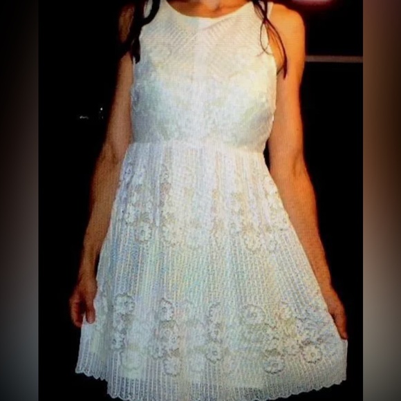 🎉HP🎉 Floral , lacey ROCCO dress - Picture 10 of 13